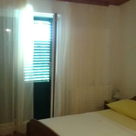 Apartments Ostojic Tucepi Exterior photo